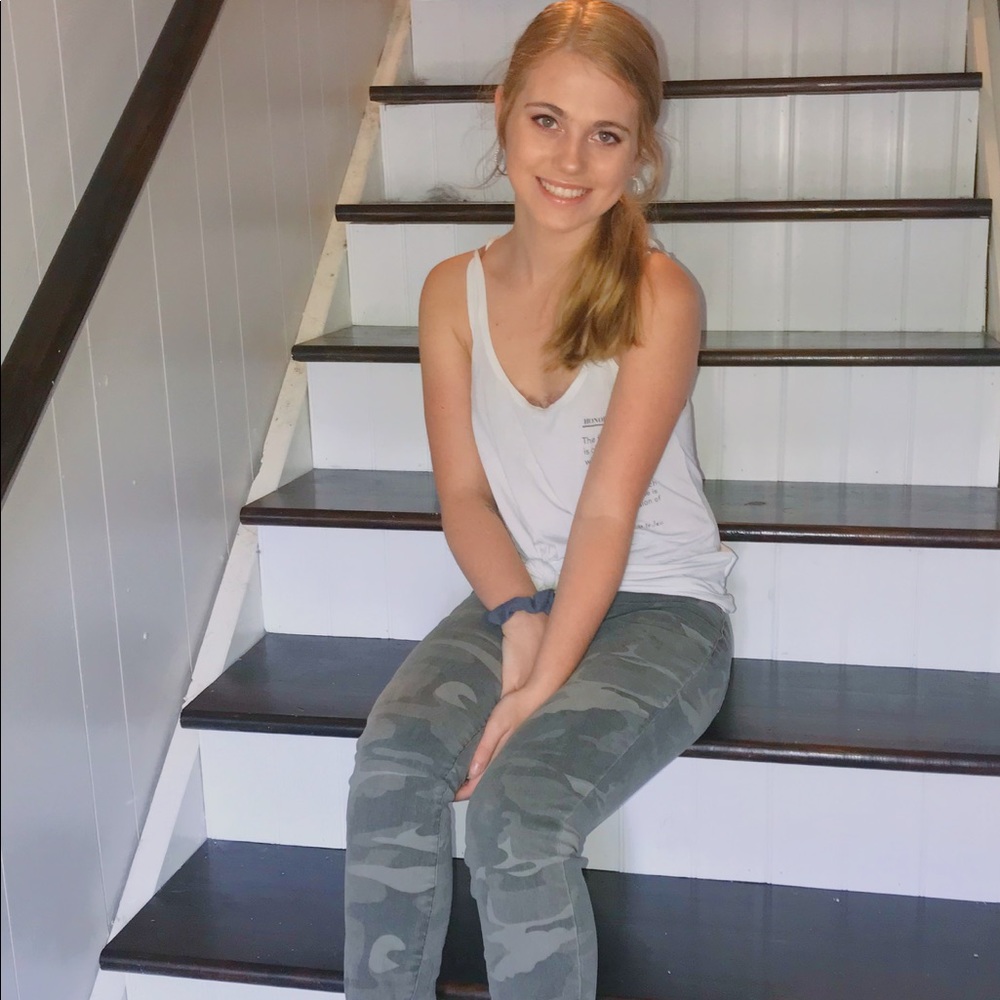 Meet your Posher, Jazmine